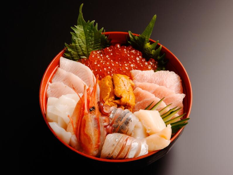 トレトレ市場の海鮮丼 築地もいいけど和歌山の白浜もいいよ アドベンチャーワールドもあります 絶対に美味しいご飯 深夜は危険